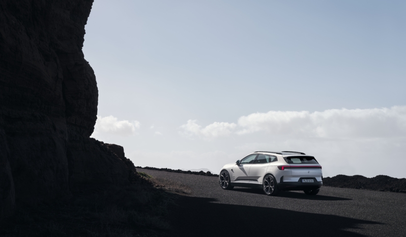 
								Polestar 4 SUV Dual Motor full									