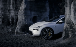 
										Polestar 4 SUV Dual Motor full									