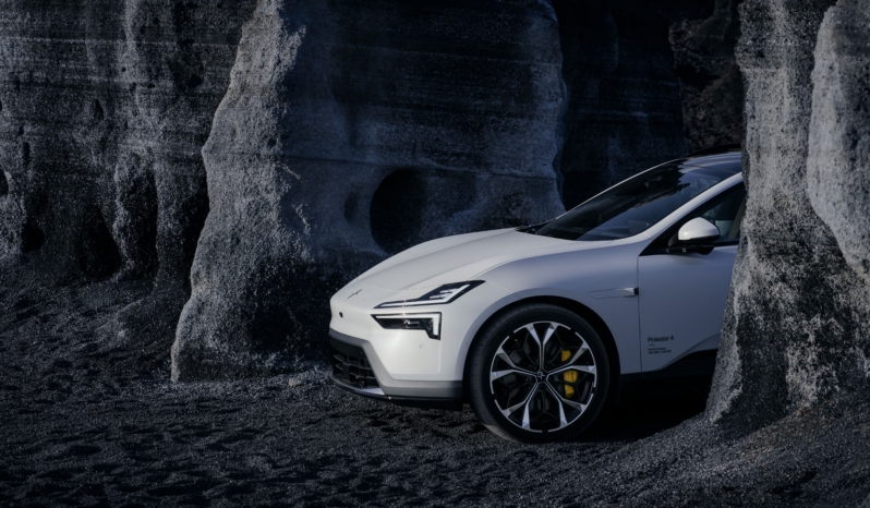 
								Polestar 4 SUV Dual Motor full									