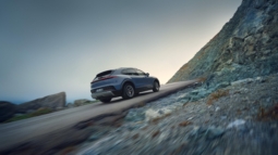 
										Porsche Cayenne Electric full									