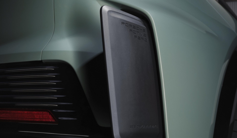 
								Porsche Cayenne Turbo Electric full									