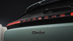 
										Porsche Cayenne Turbo Electric full									