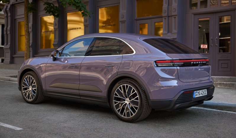 
								Porsche Macan Electric full									