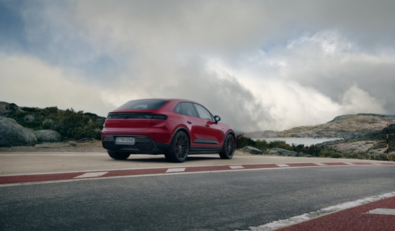 
								Porsche Macan GTS Electric full									