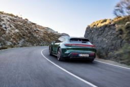 
										Porsche Taycan Turbo Cross Turismo full									