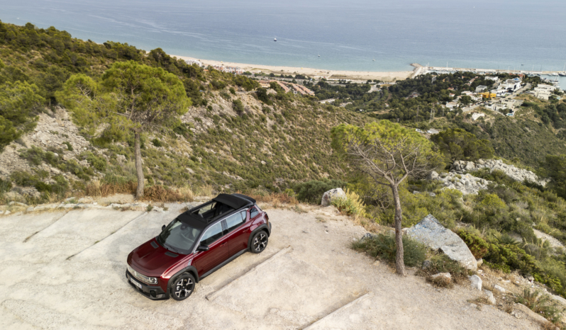 
								Renault 4 E-Tech electric 40 kWh full									