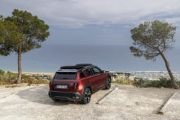 
										Renault 4 E-Tech electric 40 kWh full									