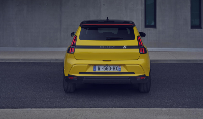 
								Renault 5 E-Tech electric 40 kWh full									