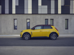 
										Renault 5 E-Tech electric 40 kWh full									