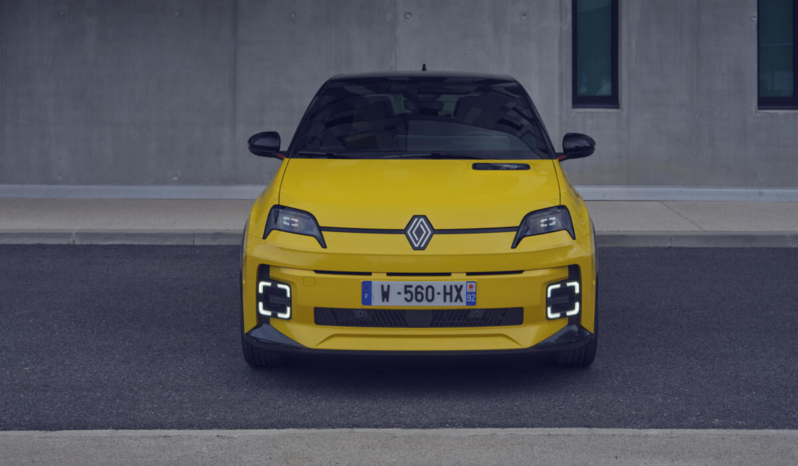 
								Renault 5 E-Tech electric 40 kWh full									