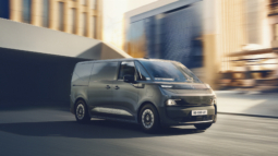 
										Renault Trafic Van E-Tech electric 52 kWh full									