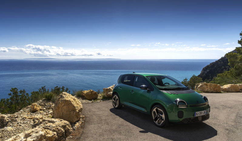
								Renault Twingo E-Tech electric full									