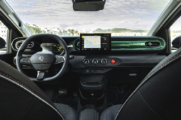 
										Renault Twingo E-Tech electric full									