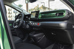 
										Renault Twingo E-Tech electric full									