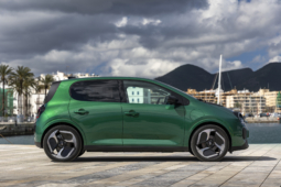 
										Renault Twingo E-Tech electric full									