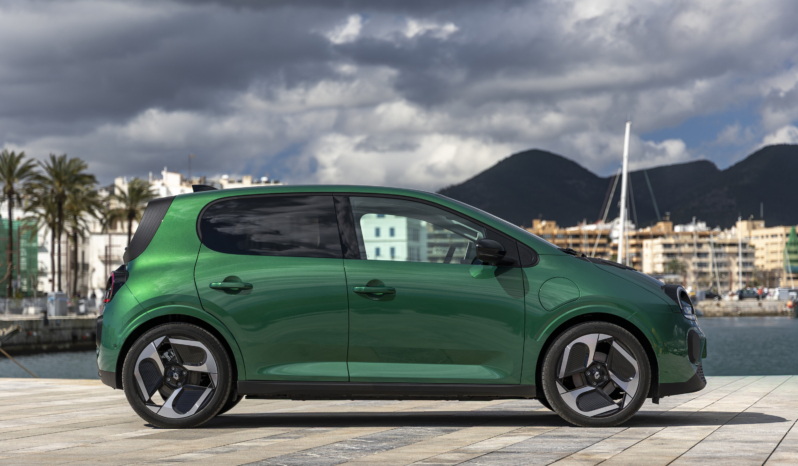 
								Renault Twingo E-Tech electric full									