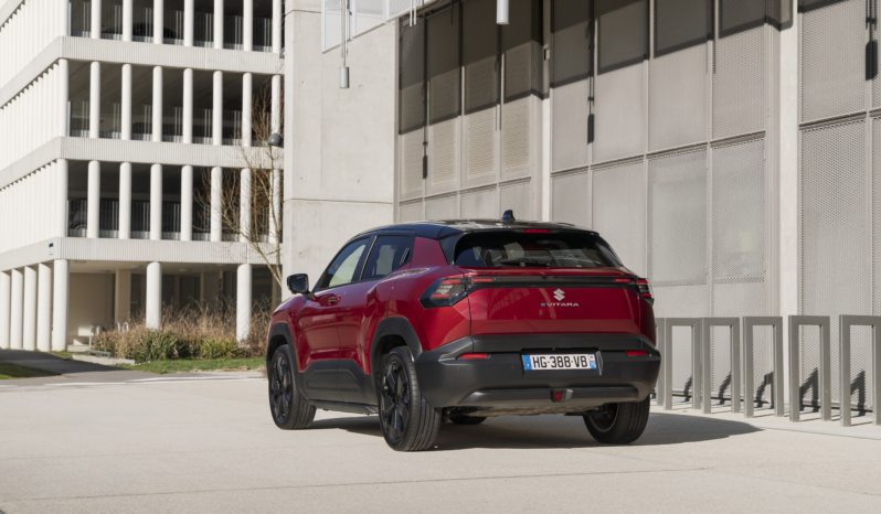 
								Suzuki e VITARA 49 kWh 2WD full									