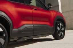 
										Suzuki e VITARA 49 kWh 2WD full									
