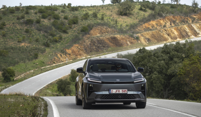 
								Toyota C-HR+ 57.7 kWh FWD full									