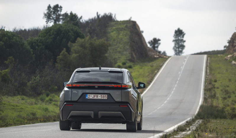 
								Toyota C-HR+ 57.7 kWh FWD full									