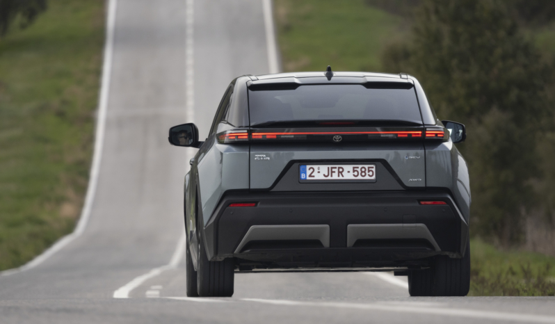
								Toyota C-HR+ 57.7 kWh FWD full									
