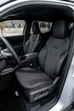 
										Toyota Urban Cruiser 61 kWh AWD full									