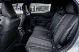 
										Toyota Urban Cruiser 61 kWh AWD full									
