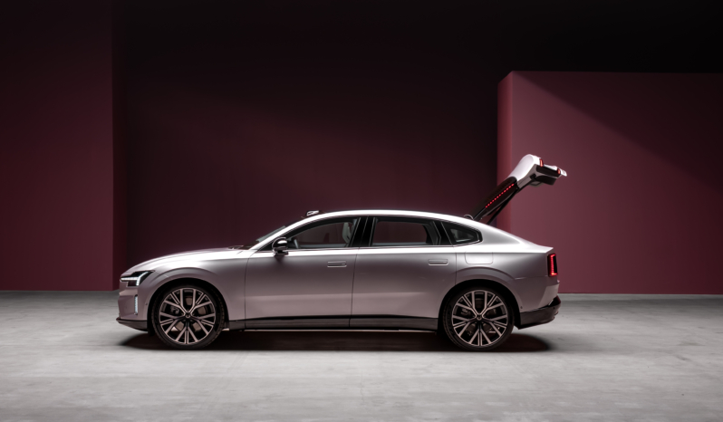 
								Volvo ES90 Twin Motor full									