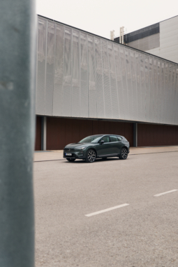 
										Volvo EX60 P6 full									
