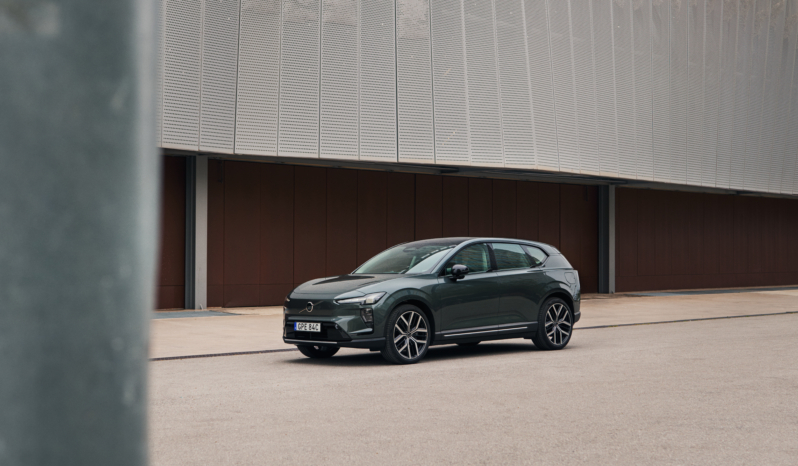 
								Volvo EX60 P6 full									