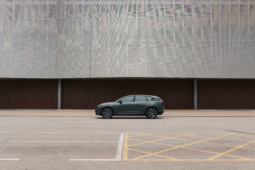 
										Volvo EX60 P6 full									