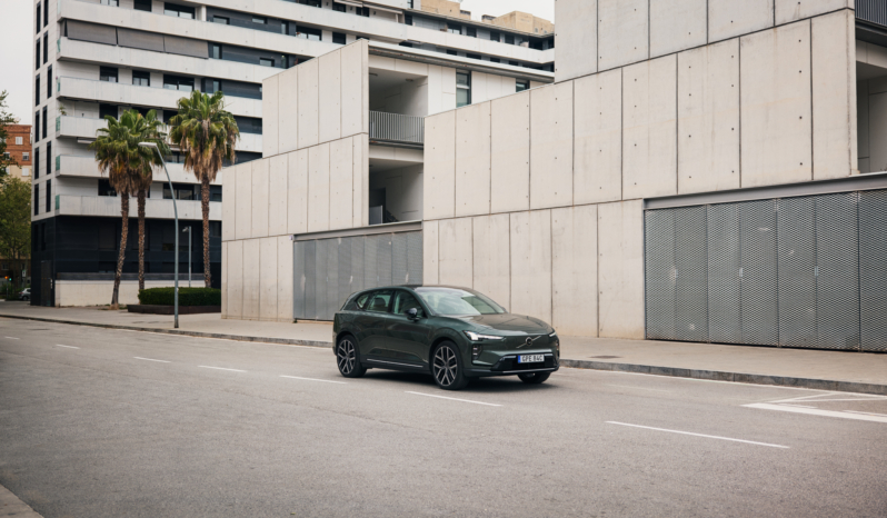 
								Volvo EX60 P6 full									