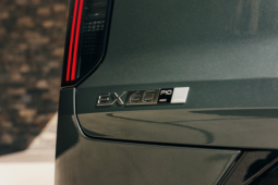 
										Volvo EX60 P6 full									