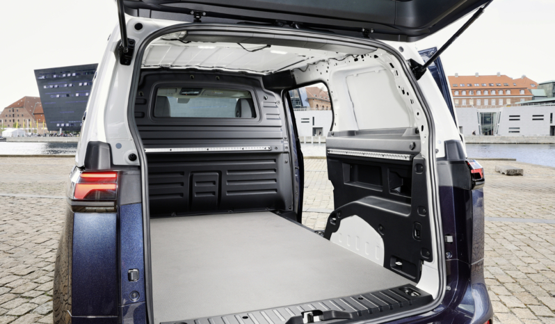 
								Volkswagen ID. Buzz Cargo Pro full									