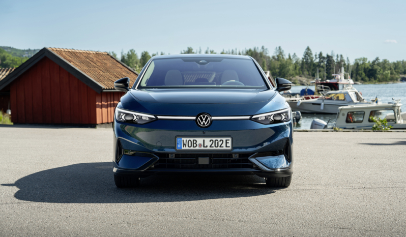 
								Volkswagen ID.7 Pro full									