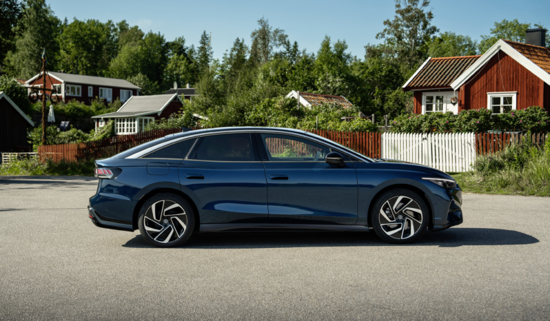 
								Volkswagen ID.7 Pro full									