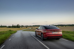 
										Volkswagen ID.7 Pro S full									