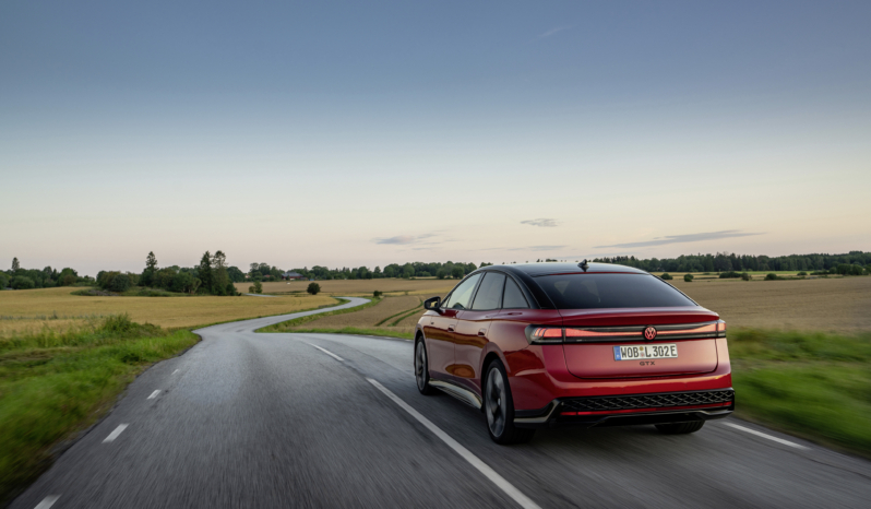 
								Volkswagen ID.7 Pro S full									