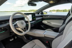 
										Volkswagen ID.7 Pro full									