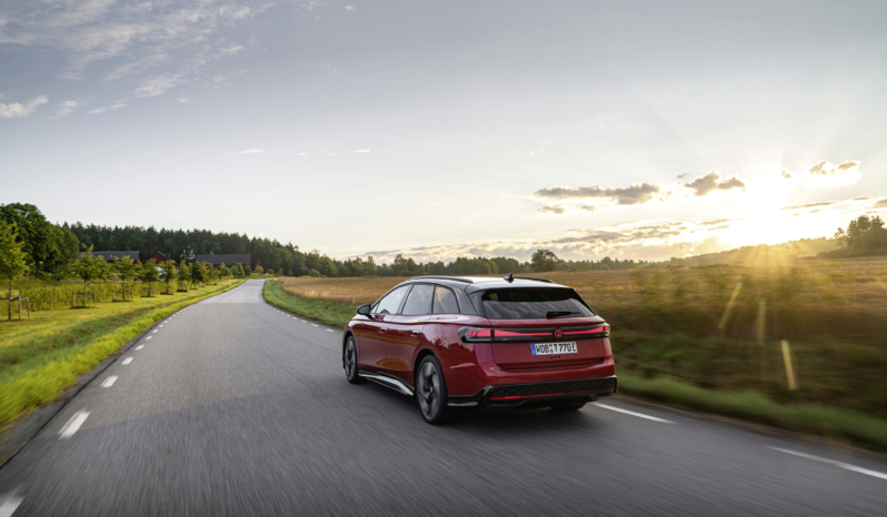 
								Volkswagen ID.7 Tourer Pro full									