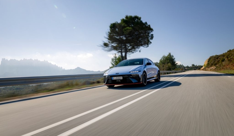 
								Hyundai IONIQ 6 N full									